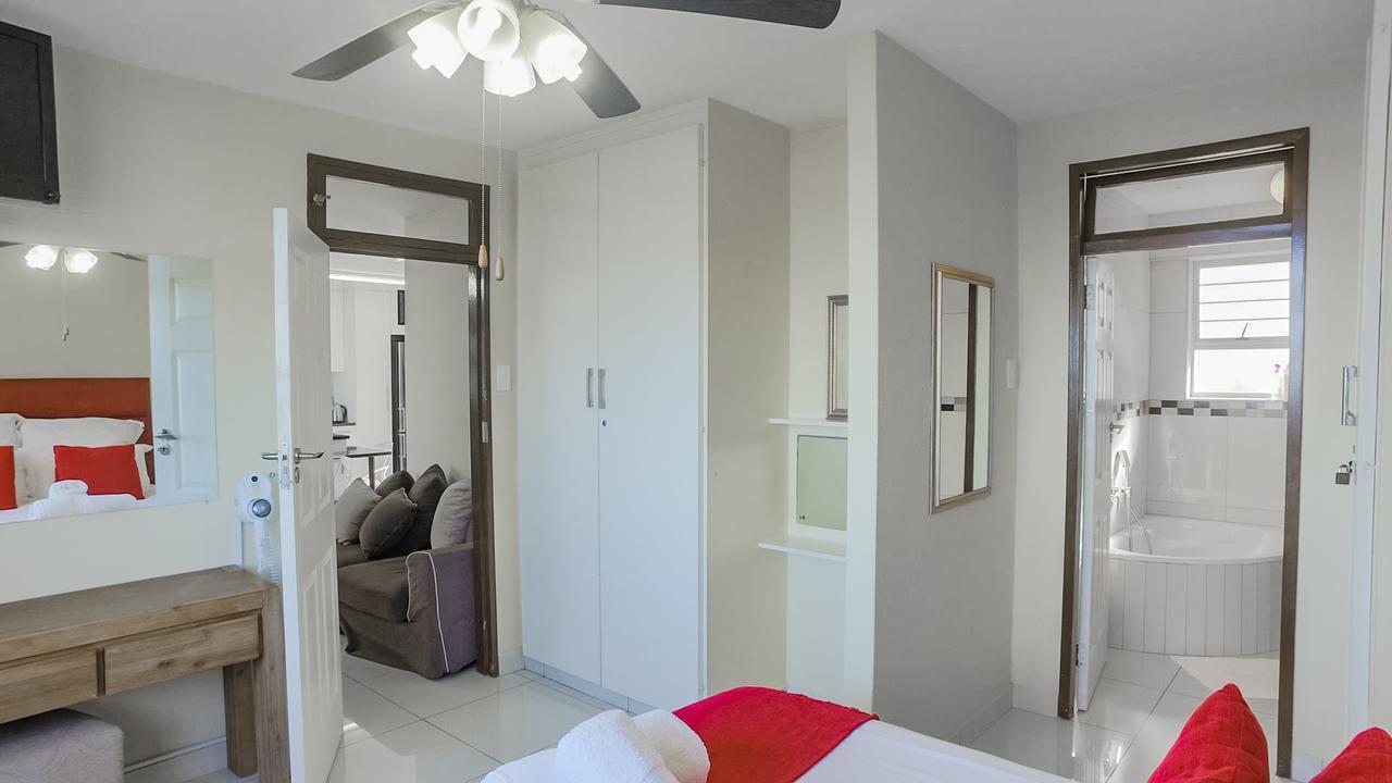 South Coast Beachfront Holiday Apartments Amanzimtoti Eksteriør bilde