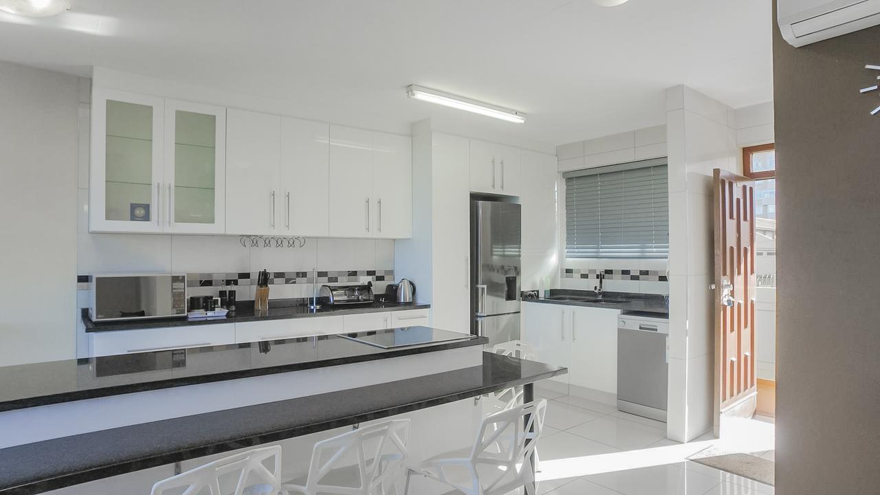 South Coast Beachfront Holiday Apartments Amanzimtoti Eksteriør bilde